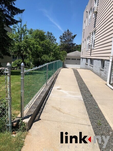 More Photos Of 65 Colin St, Yonkers Apartments For Sale