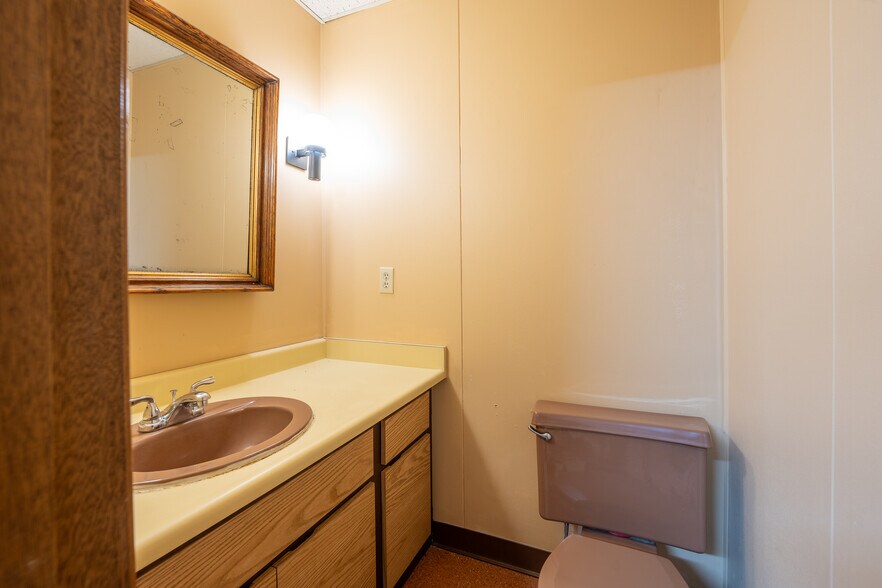 More Photos Of 5767 PA-981 Hwy, Latrobe Medical For Sale