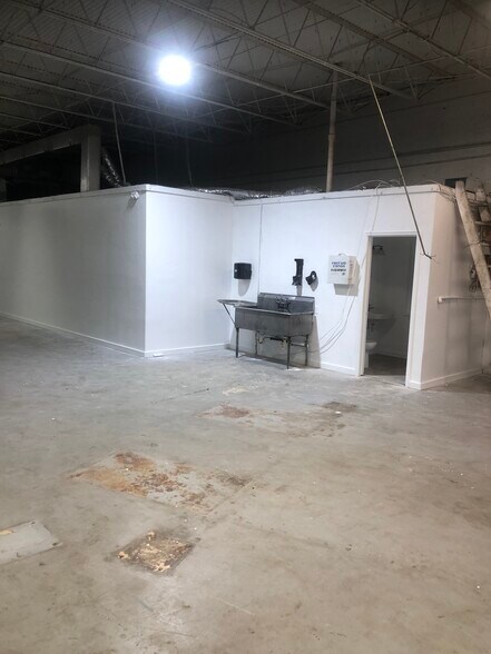 More Photos Of 810 NW 1st Ave, Boca Raton Warehouse For Lease