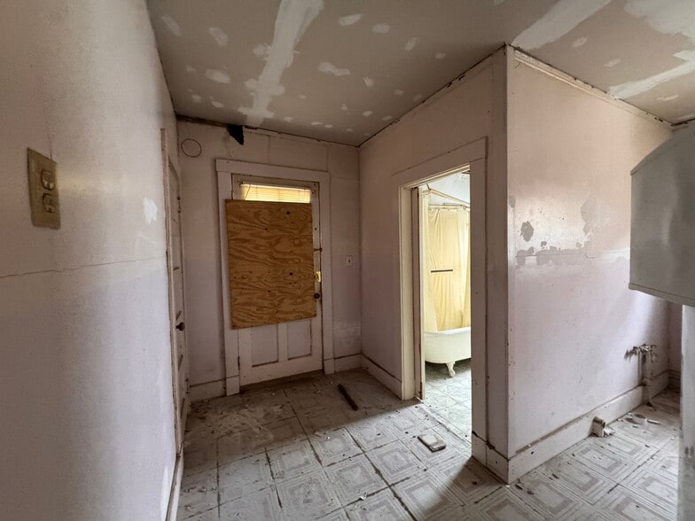 More Photos Of 64 Union St, Vernon Apartments For Sale