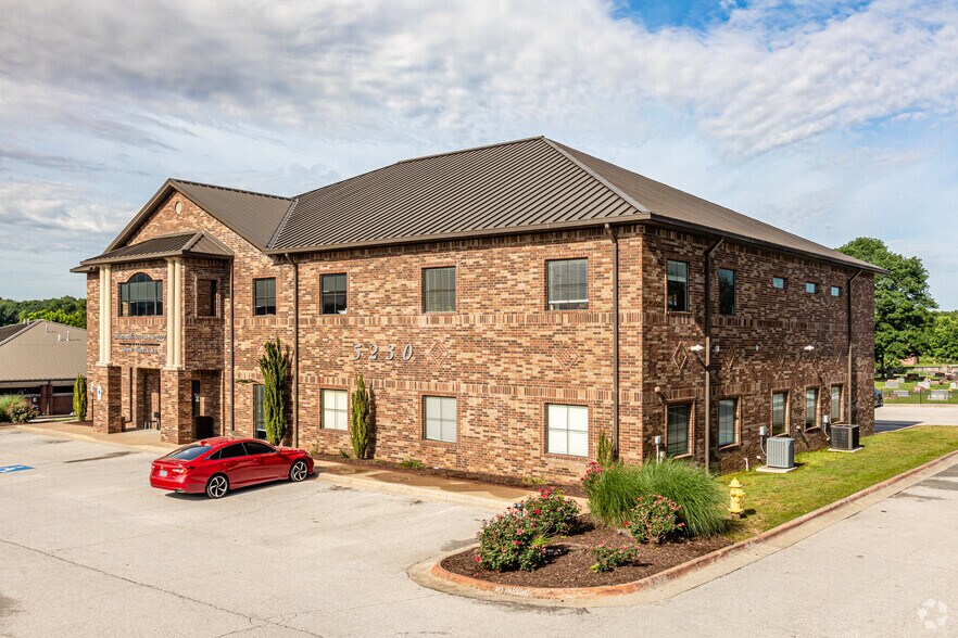 More Photos Of 5230 Willow Creek Dr, Springdale Medical For Lease
