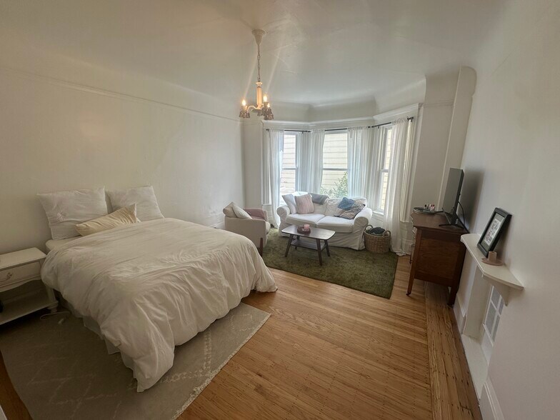 More Photos Of 1451 Larkin St, San Francisco Apartments For Sale