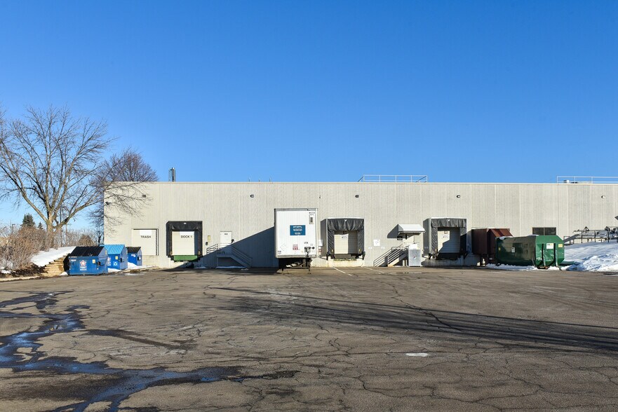 More Photos Of 8840-8880 Evergreen Blvd NW, Coon Rapids Manufacturing For Lease