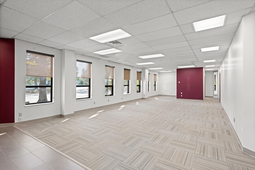 More Photos Of 2181-2183 Thurston Dr, Ottawa Light Manufacturing For Lease