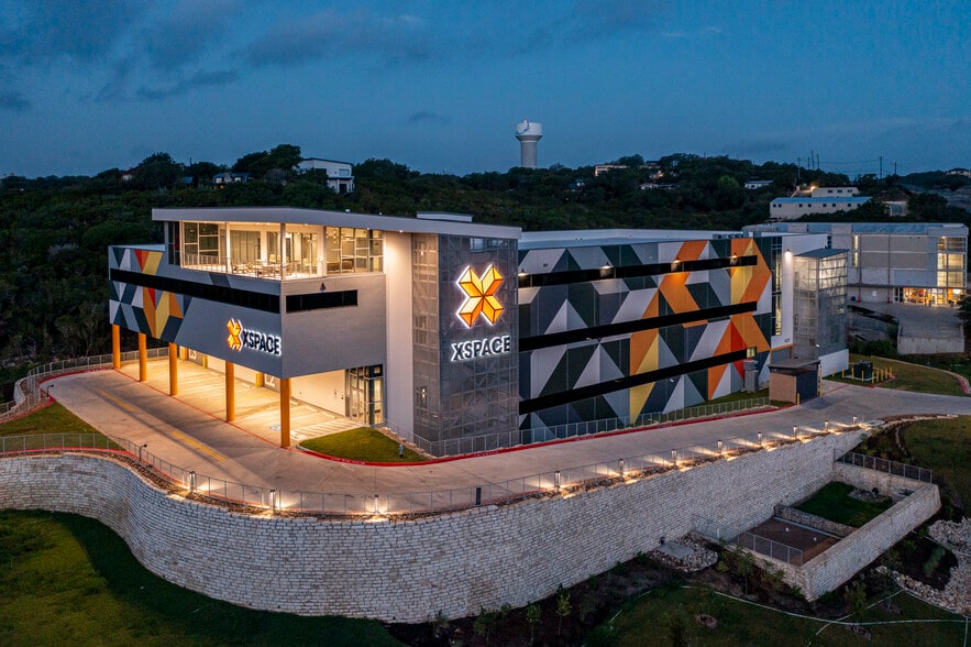 More Photos Of 4229 N FM 620 Hwy, Austin Showroom For Sale