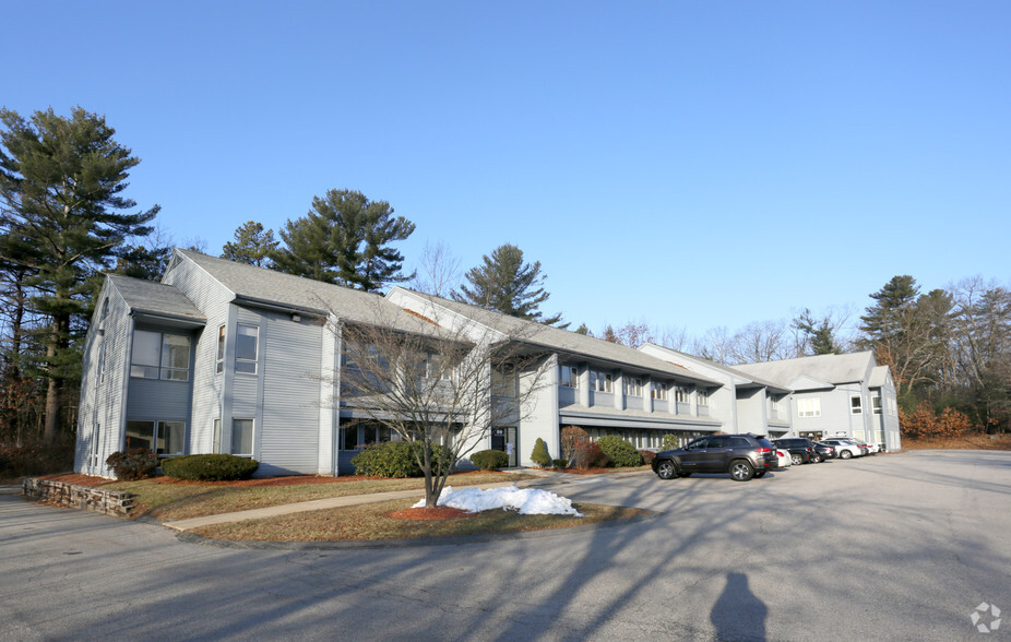 Primary Photo Of 52-56 Stiles Rd, Salem Medical For Lease