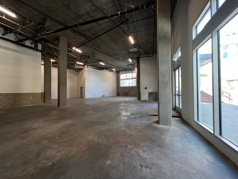 More Photos Of 555 N Spring St, Los Angeles Apartments For Lease