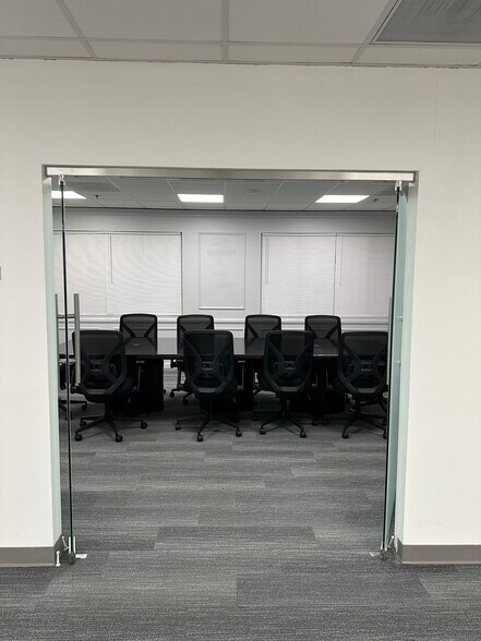 More Photos Of 8723 E Via de Commercio, Scottsdale Office For Lease