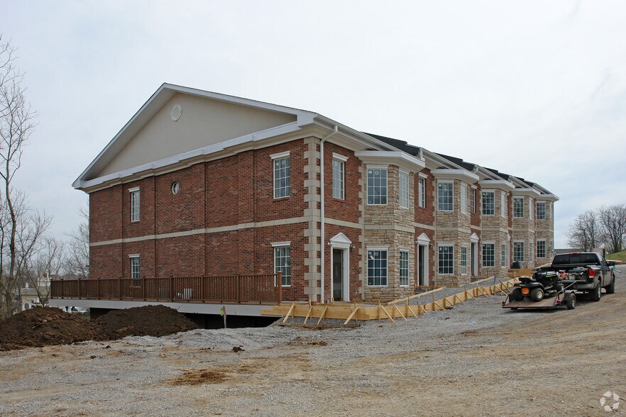 More Photos Of 311 S Royal Oaks Blvd, Franklin Medical For Sale