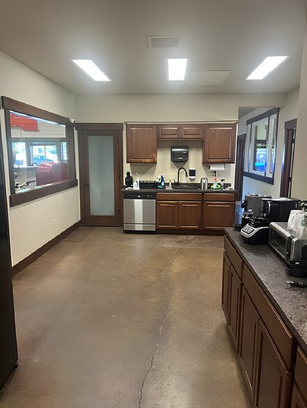 More Photos Of 12714 Valley Ave E, Sumner Contractor Storage Yard For Lease