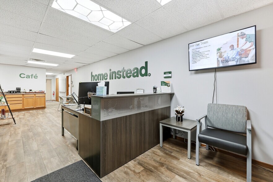 More Photos Of 1840 Post Rd, Plover Storefront Retail Office For Sale