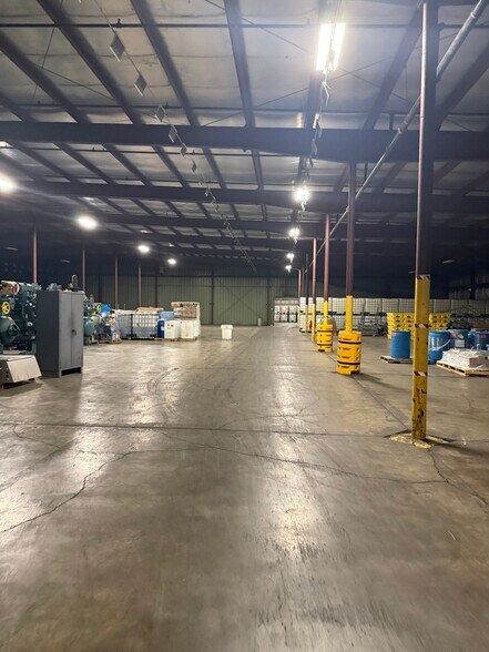 More Photos Of 211 W Point Ave, Dunkirk Warehouse For Lease