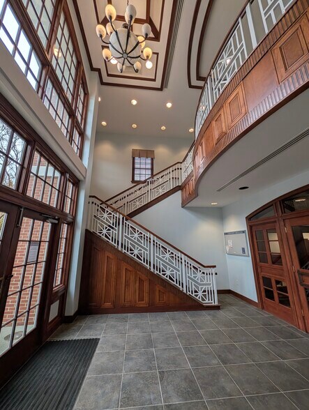 More Photos Of 4139 Ironbound Rd, Williamsburg Bank For Sale