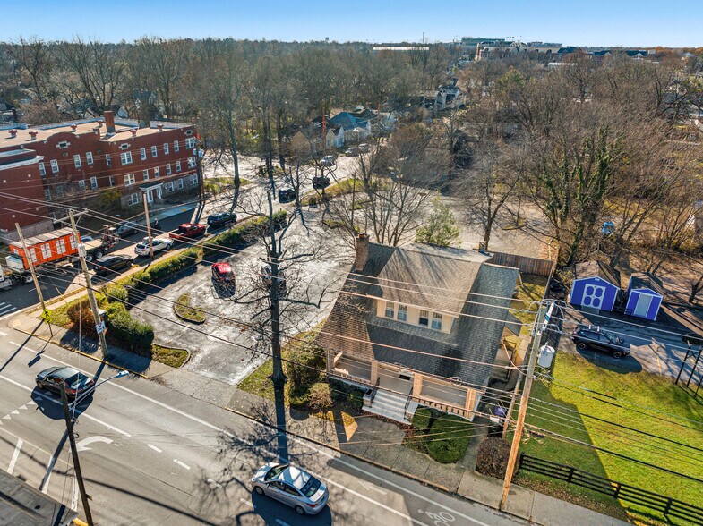 More Photos Of 520 E Maxwell St, Lexington Office For Sale