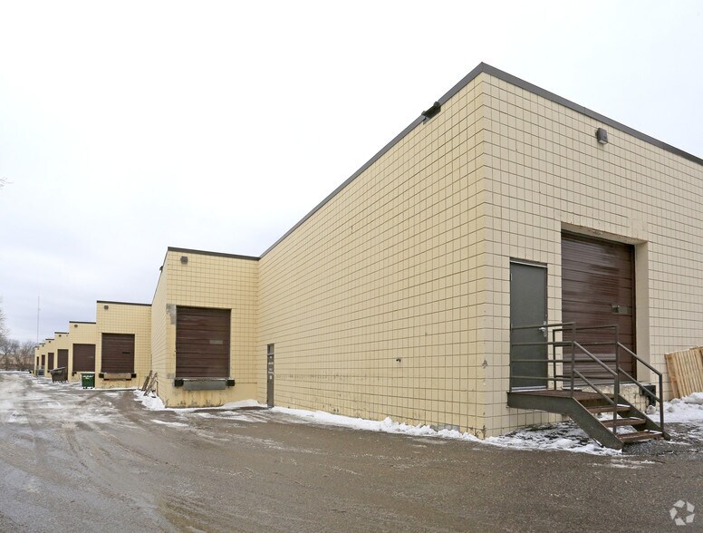 More Photos Of 678-708 Mendelssohn Ave N, Golden Valley Flex For Sale