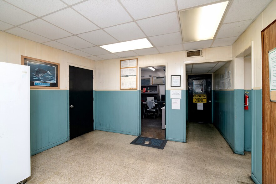 More Photos Of 400 E Vickery Blvd, Fort Worth Warehouse For Lease