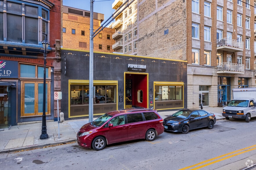 More Photos Of 733-737 N Milwaukee St, Milwaukee Restaurant For Lease
