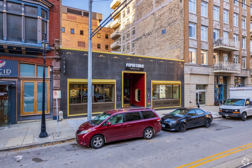 More Photos Of 733-737 N Milwaukee St, Milwaukee Restaurant For Lease