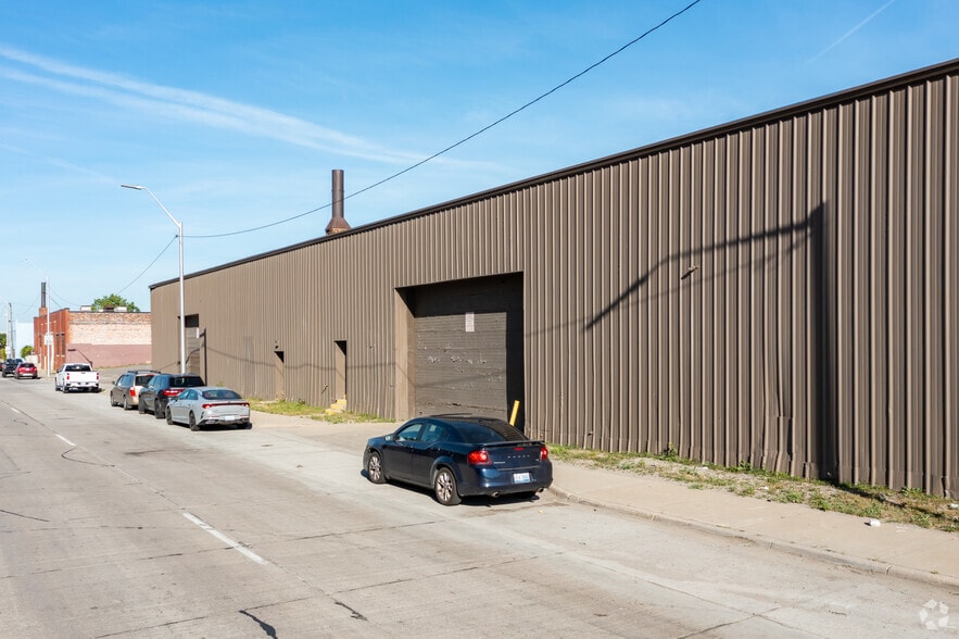 More Photos Of 1950 W Fort St, Detroit Unknown For Lease