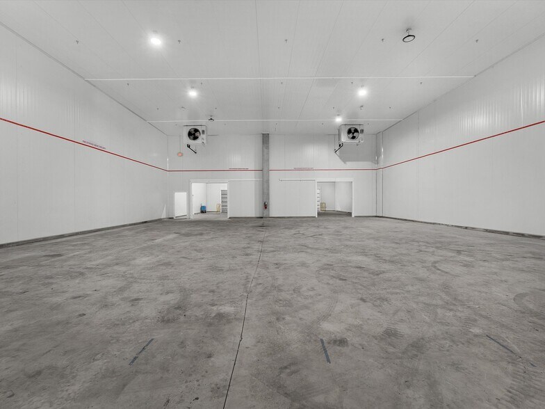 More Photos Of 2701 NW 107th Ave, Miami Refrigeration Cold Storage For Lease