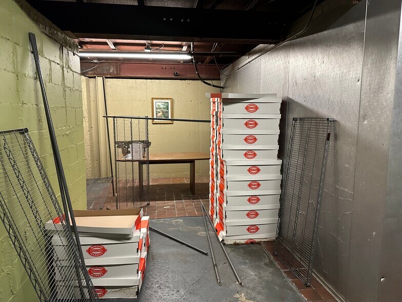 More Photos Of 419 Old Country Rd, Westbury Restaurant For Lease