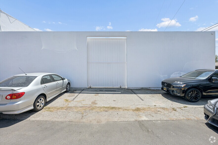 More Photos Of 10520 Magnolia Blvd, North Hollywood Office For Sale