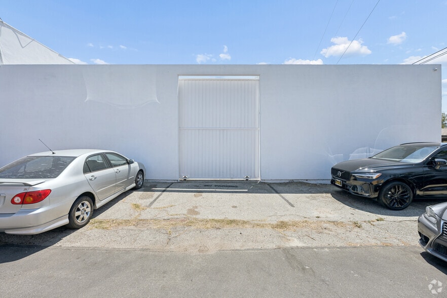 More Photos Of 10520 Magnolia Blvd, North Hollywood Office For Sale