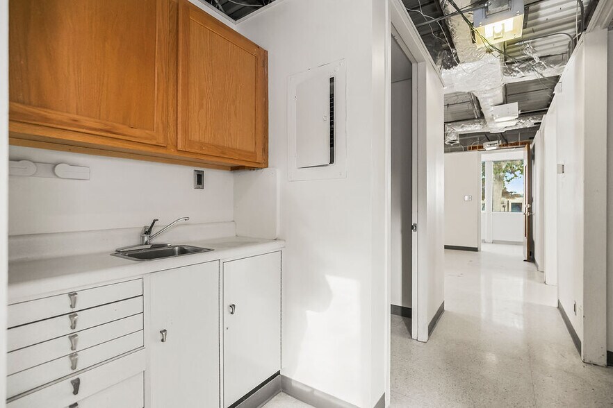 More Photos Of 1854 Minnesota Ave, Kansas City Office Residential For Sale
