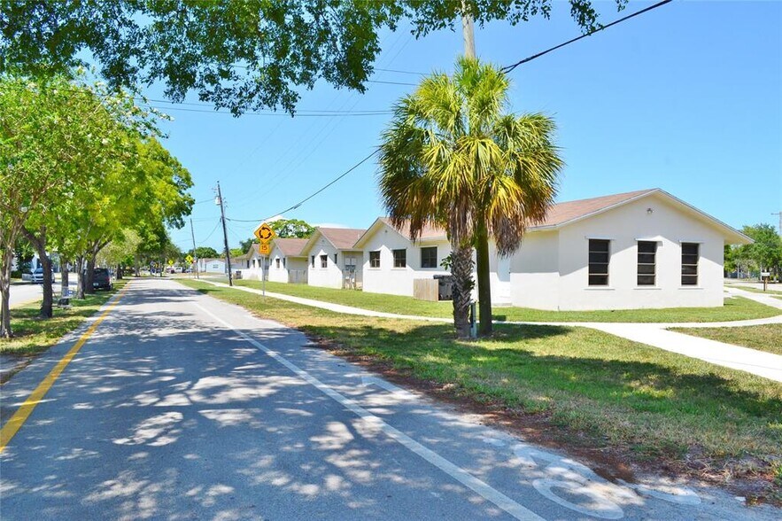 More Photos Of 5907 Tyler St, Hollywood Apartments For Sale