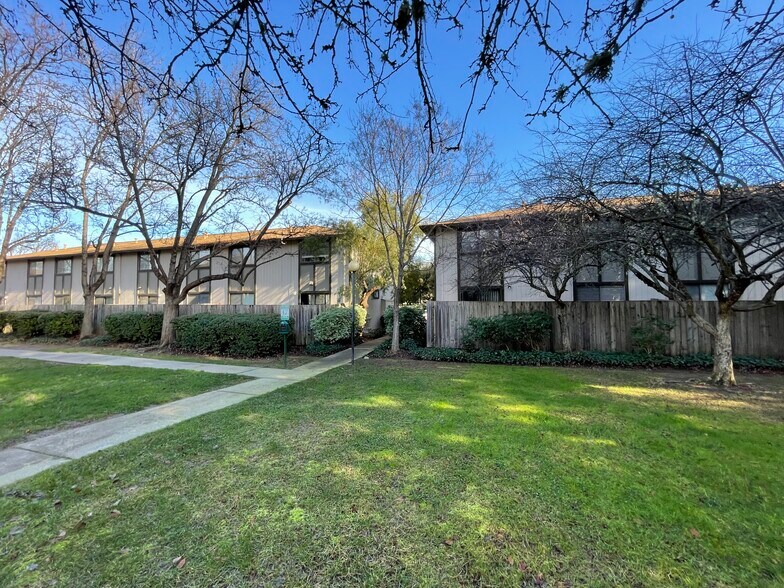 More Photos Of 505-531 Capps Ln, Ukiah Apartments For Sale