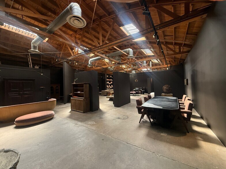 More Photos Of 6600-6610 Lexington Ave, Los Angeles Loft Creative Space For Sale