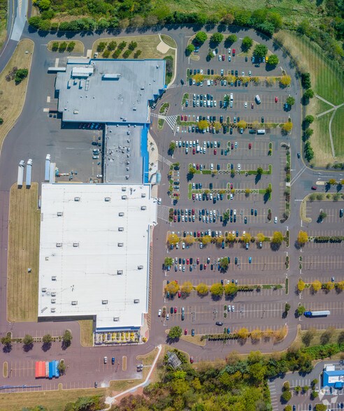 More Photos Of 611-651 Main St, Harleysville Storefront For Lease