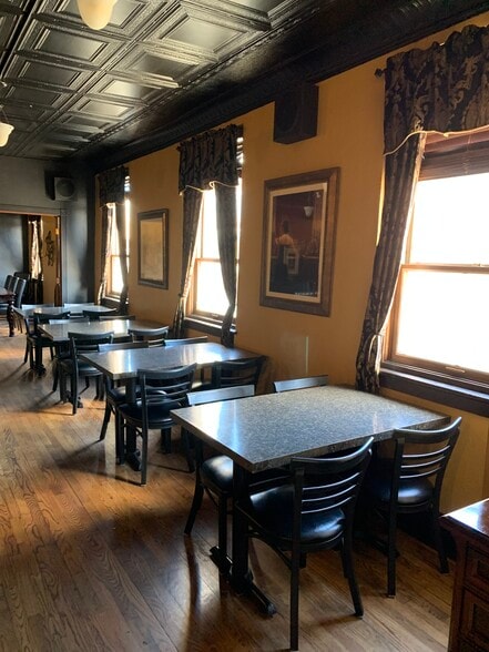 More Photos Of 307 N Broadway, Green Bay Restaurant For Sale