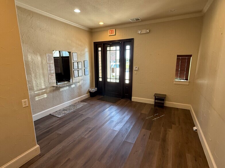 More Photos Of 2913 Overland Trl, Sherman Medical For Lease