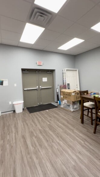 More Photos Of 1047 John Sims Pky E, Niceville General Retail For Lease
