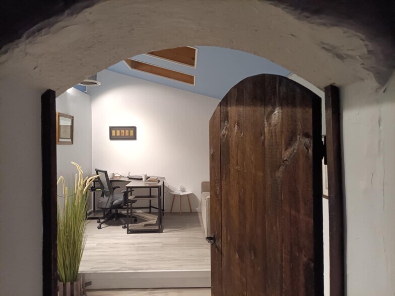 More Photos Of 196 Bay Ave, Highlands General Retail For Sale