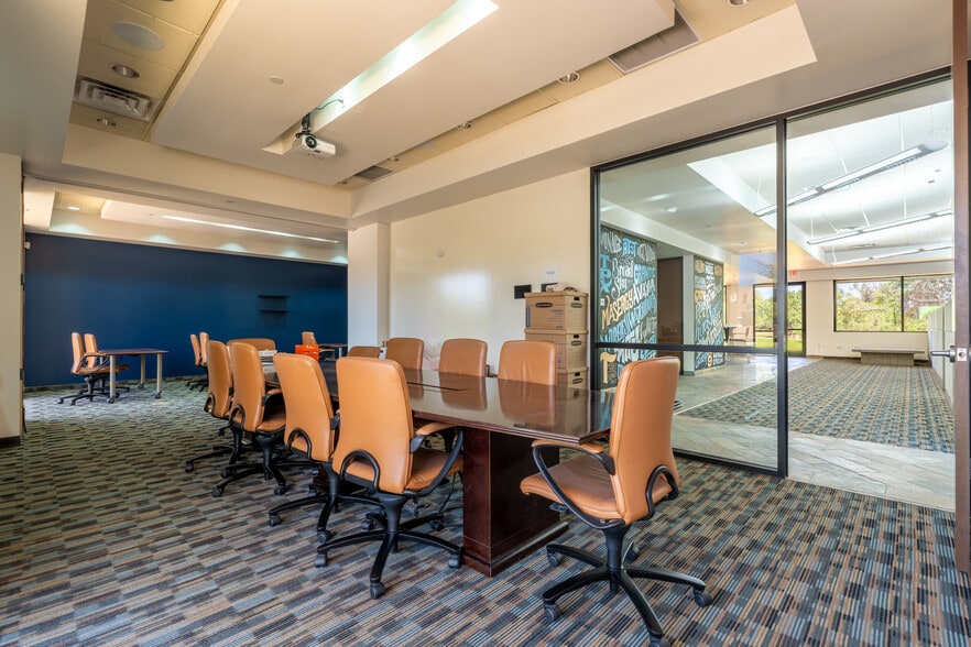 More Photos Of 14080 N Northsight Blvd, Scottsdale Office For Lease