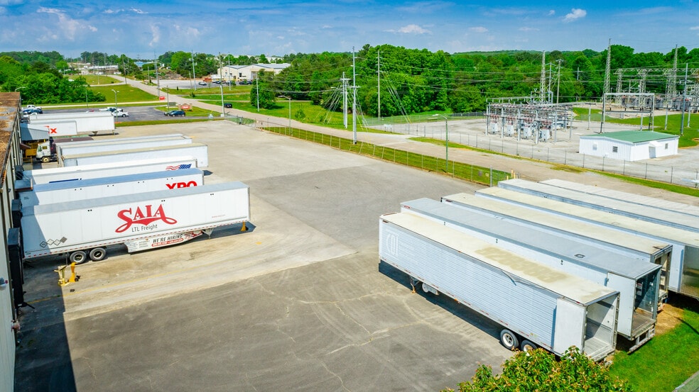 More Photos Of 1750 Hardeman Ln NE, Cleveland Warehouse For Lease