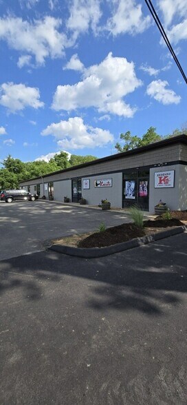 More Photos Of 369 W Main St, Avon Flex For Lease