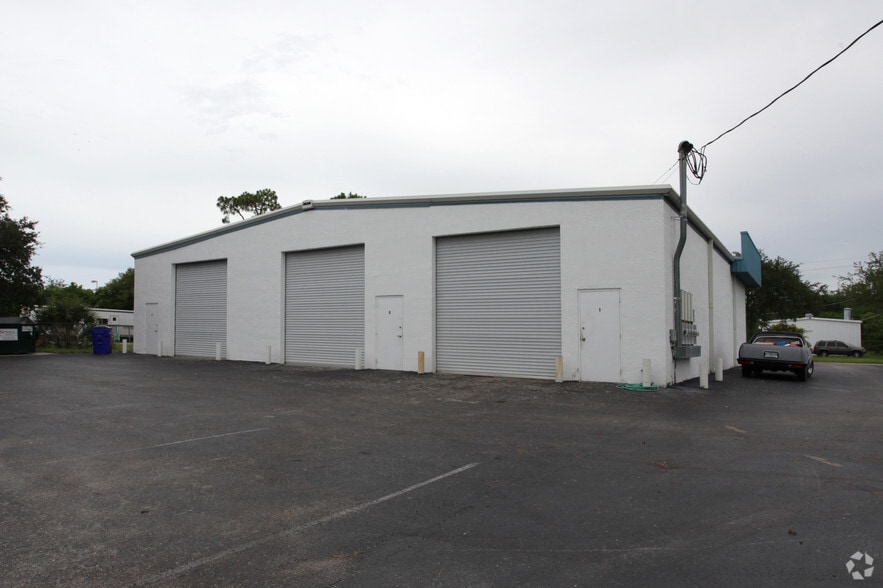More Photos Of 10931 K Nine Dr, Bonita Springs Warehouse For Lease