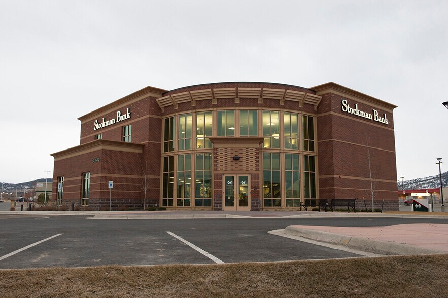 More Photos Of 2990 N Sanders St, Helena Unknown For Lease