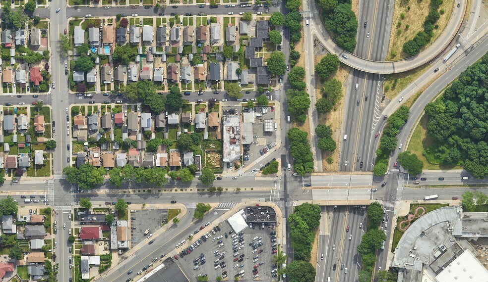 More Photos Of 5847 Francis Lewis Blvd, Oakland Gardens Medical For Sale