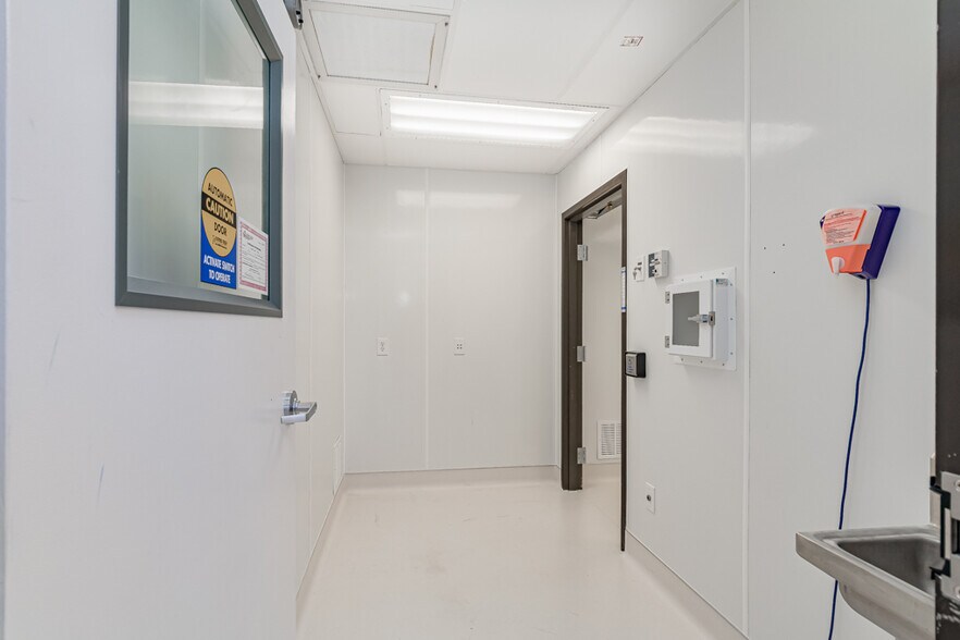 More Photos Of 4830 Knightsbridge Blvd, Columbus Medical For Lease