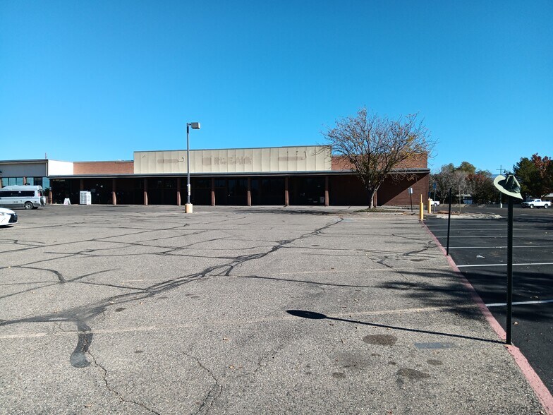 More Photos Of 1834 N 12th St, Grand Junction General Retail For Lease