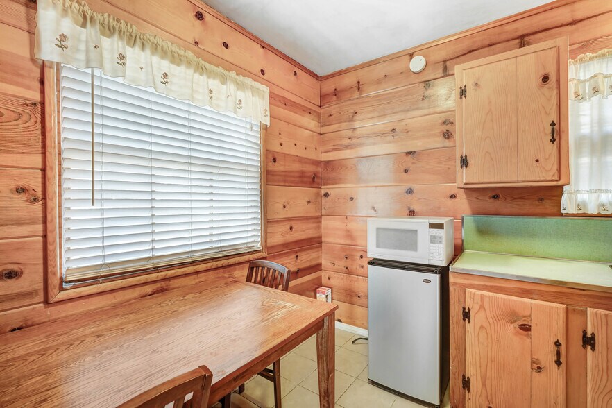 More Photos Of 1054-1098 State Highway 2, Wrightwood Hospitality For Sale