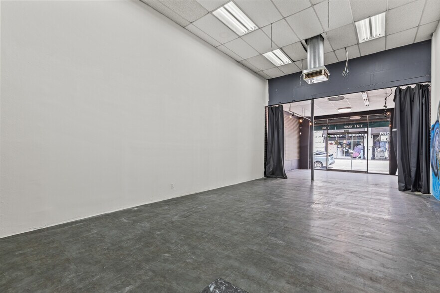 More Photos Of 204 E 11th St, Los Angeles General Retail For Sale