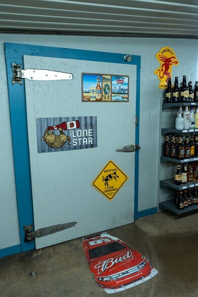 More Photos Of 111 S Hickory Hill Rd, Ballinger General Retail For Sale