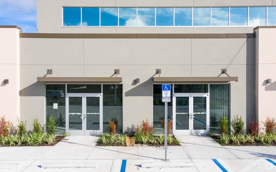 More Photos Of 7726 Winegard Rd, Orlando Storefront Retail Office For Lease
