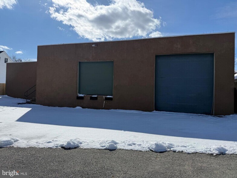Primary Photo Of 7 Cherry St, Pedricktown Warehouse For Sale