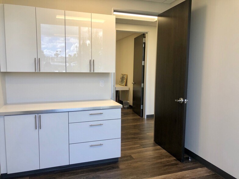 More Photos Of 369 San Miguel Dr, Newport Beach Medical For Lease